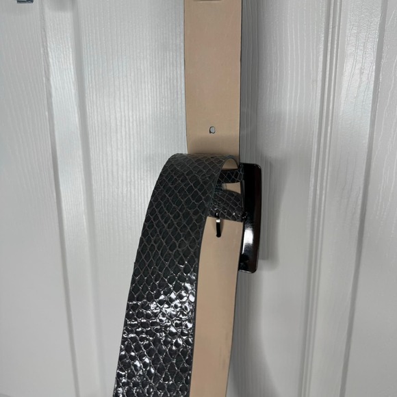 Women's Banana Republic Gray Snake Skin Pattern Belt Size M - Picture 5 of 6